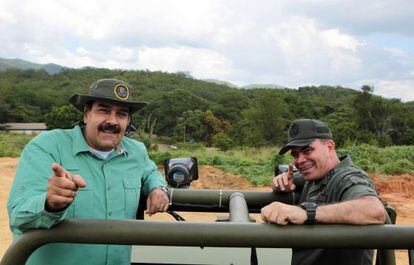 Nicolás Maduro visita instalações militares em Caracas.
