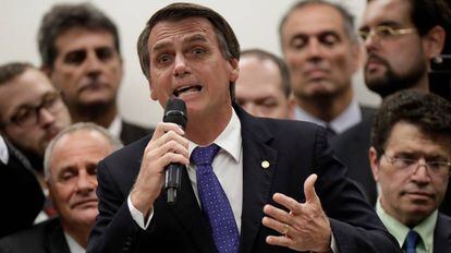 O deputado Jair Bolsonaro discursa durante sua cerim&ocirc;nia de filia&ccedil;&atilde;o ao PSL no dia 7 de mar&ccedil;o 