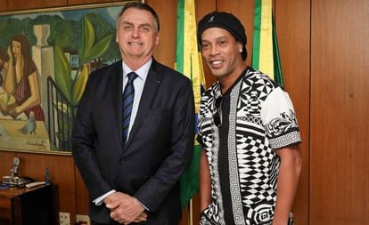 Ronaldinho se encontrou com Bolsonaro em junho deste ano.