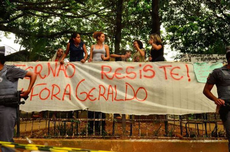 Estudantes na Fernão Dias, escola ocupada em Pinheiros.