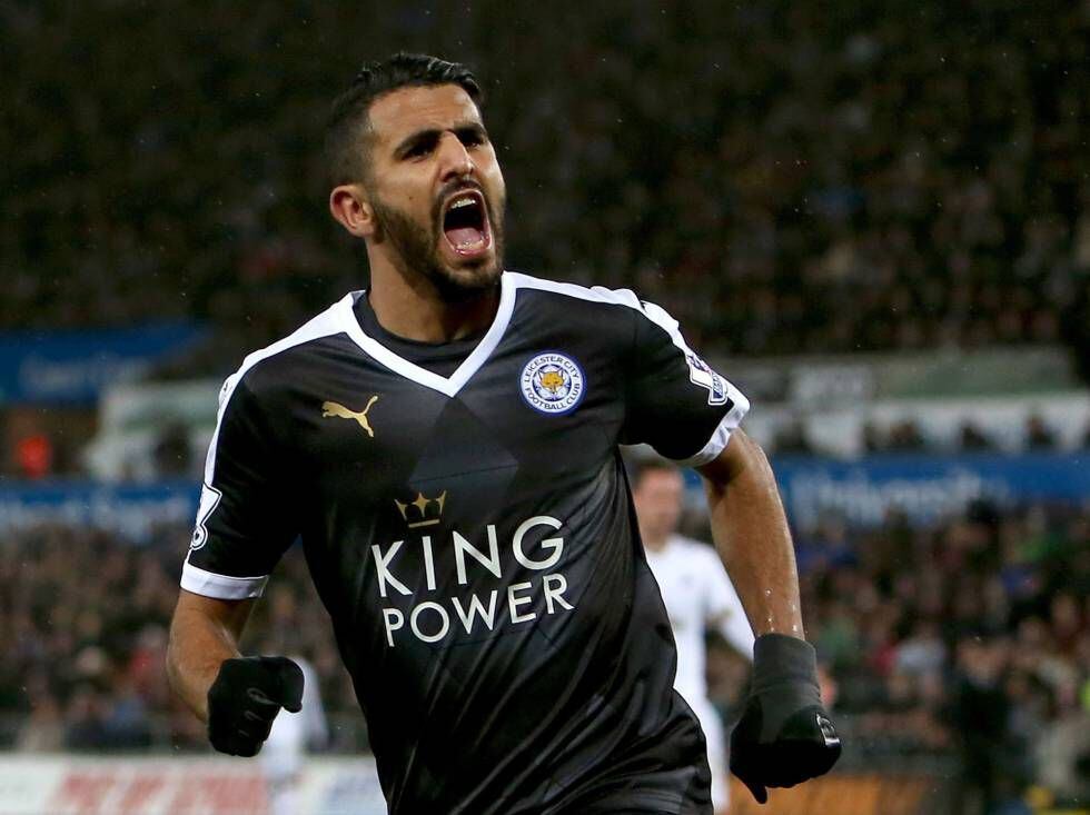 Mahrez comemora gol pelo Leicester.