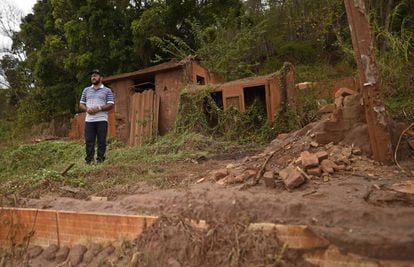 Morador de Gesteira, a 60km de Mariana, perdeu a casa após a onda de lama.
