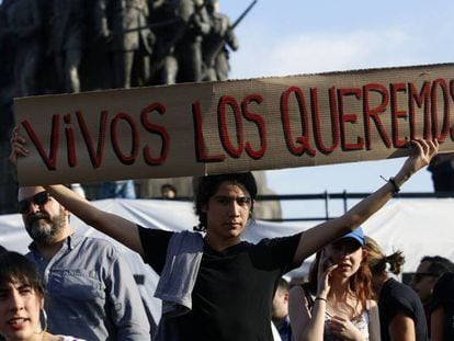 Protesto em Guadalajara pelos três estudantes
