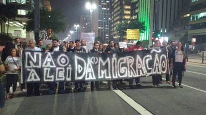 Protesto contra nova lei de migração na avenida Paulista.