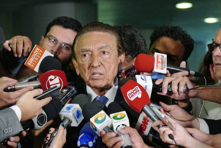 O senador Edison Lobão, em entrevista nesta quarta-feira.