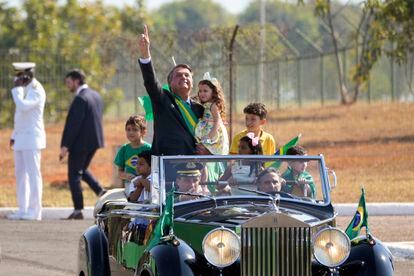 Presidente Jair Bolsonaro desfila em Brasília no 7 de Setembro.