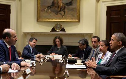 O presidente Obama se reuniu com o líder da oposição síria, Ahmad Jarba (esq.)