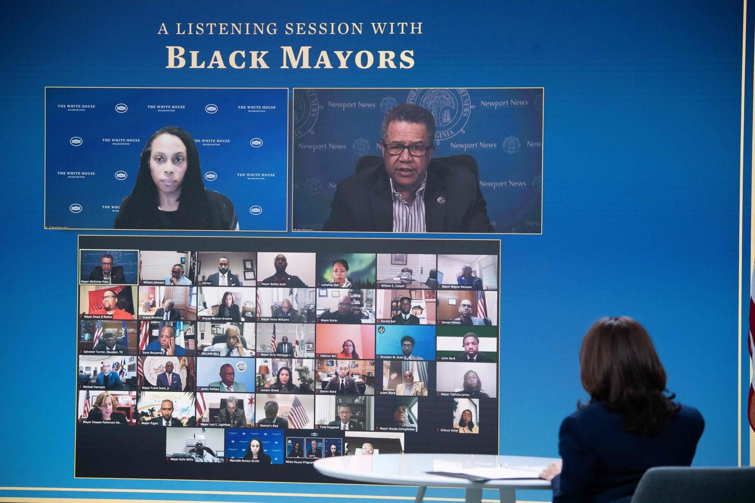 A vice-presidenta Kamala Harris em uma sessão virtual com prefeitos afro-americanos em 10 de fevereiro.