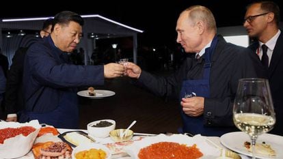 O presidente chinês, Xi Jinping, e seu homólogo russo, Vladimir Putin, na semana passada em Vladivostok.