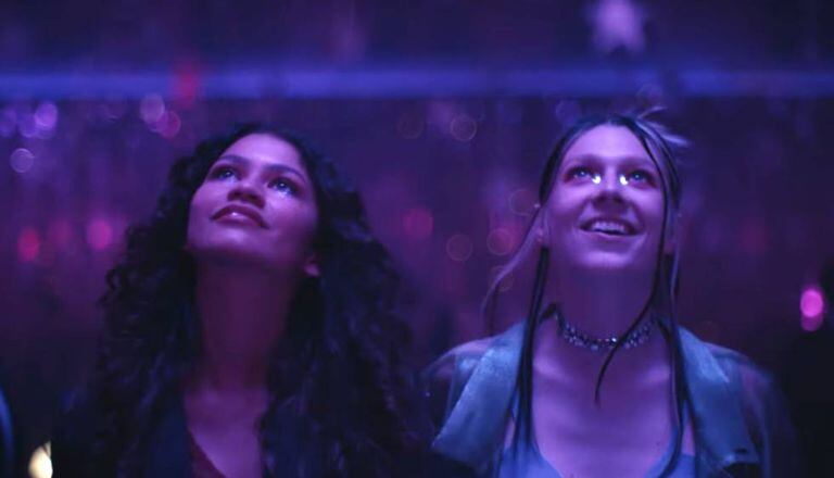 Zendaya e Hunter Schafer em uma imagem do último capítulo de ‘Euphoria’.