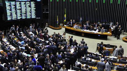 Deputados em votação nesta terça-feira.