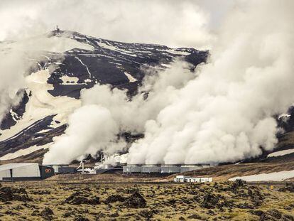 Usina geotérmica de Hellisheidi, na Islândia.