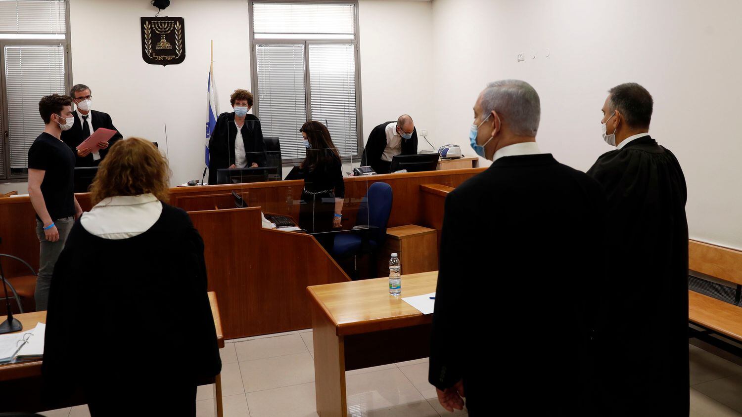 O primeiro-ministro israelense, Benjamin Netanyahu, em uma sala do tribunal distrital de Jerusalém, neste domingo.
