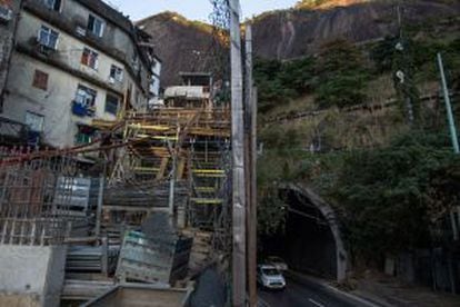 As obras na Rocinha do plano inclinado estão paradas.