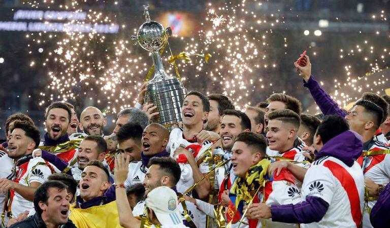 River Plate ergue sua quarta taça da Libertadores em Madri.