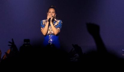 A cantora espanhola Rosalía durante um show no Webster Hall de Manhattan, em Nova York.