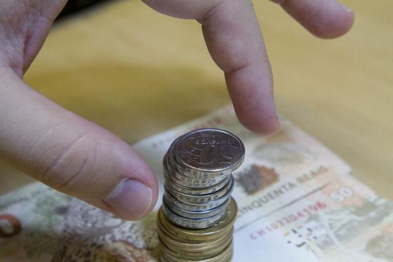 Intenção de consumo das famílias teve queda em fevereiro.