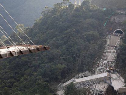 A ponte que ligaria Bogotá a Villavicencio, após o desabamento