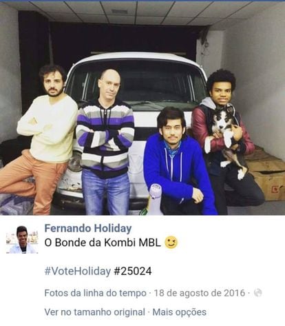 Em publicação em suas redes sociais, Holiday chamou o grupo com seu veículo de “Bonde do MBL”.