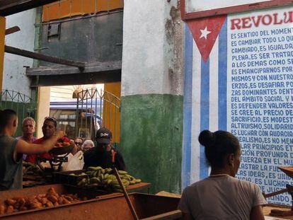 Um mercado agropecuário em Havana.
