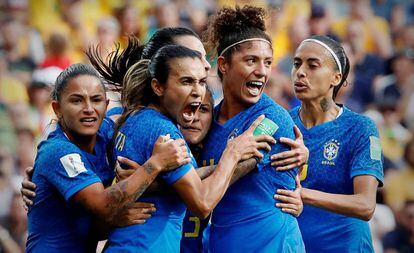 Final do Brasileiro feminino tem recorde de público da modalidade