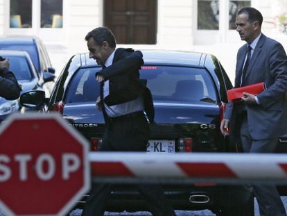 O ex-presidente Sarkozy chega à Assembleia Nacional em 25 de junho.