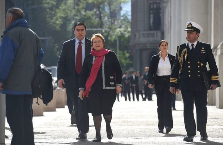 Bachelet anuncia processo para reformar a Constituição de 