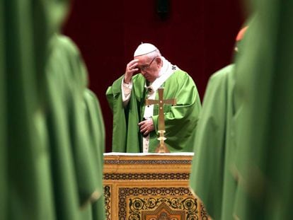 O papa Francisco durante a missa celebrada esta manhã no Vaticano