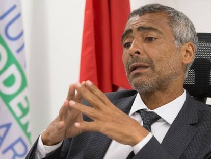 Romário se diz independente em relação ao governo Temer e explica voto contrário à reforma trabalhista.