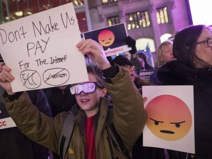 Protesto em Nova York, em 7 de dezembro, contra as normas que colocam fim à neutralidade na Internet