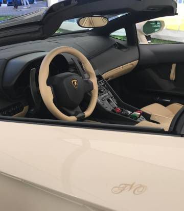 Lamborghini com iniciais de Teodor Obiang gravadas na porta.