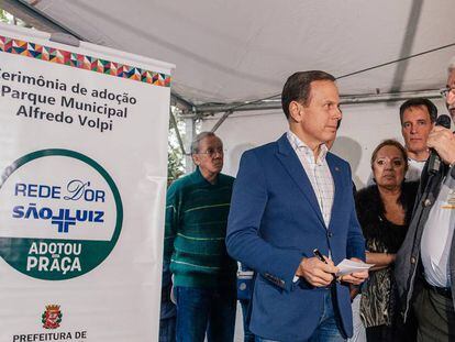 Natalini com o prefeito João Doria em abril.