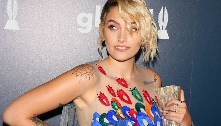 Paris Jackson nos prêmios GLAAD.