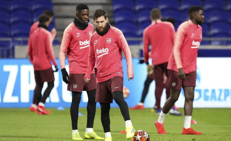 Messi treina com Dembele na França.