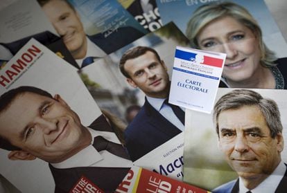 Panfletos dos candidatos nas eleições francesas deste domingo.