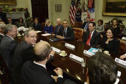 Barack Obama se reúne com diretores de empresas.
