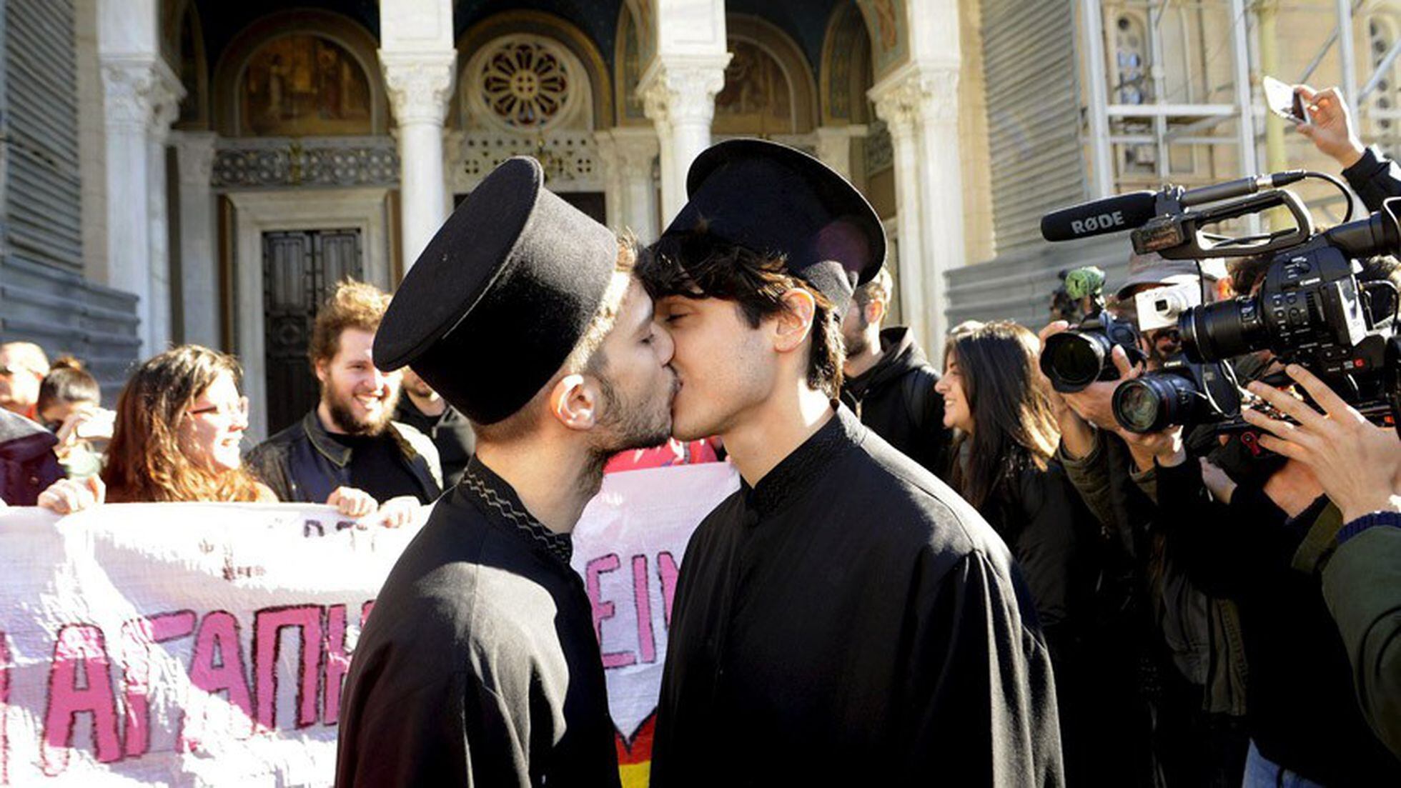 É proibido ser LGBT na Grécia?
