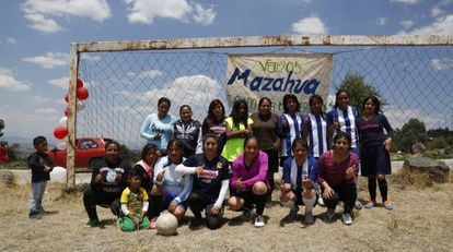 A equipe feminina de futebol mazahua.