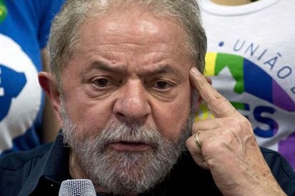 Lula conversa com a imprensa em 4 de mar&ccedil;o.