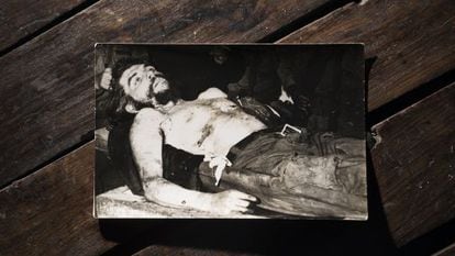 Foto do corpo sem vida de Che tirada por Marc Hutten.