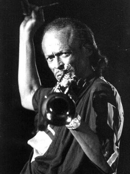 Miles Davis, durante um show em Sevilha, em 1985.