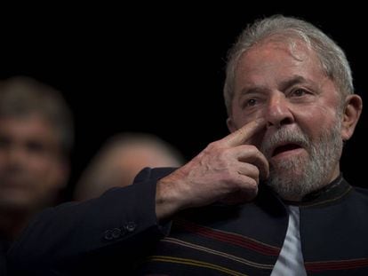 Ex-presidente Lula durante reunião