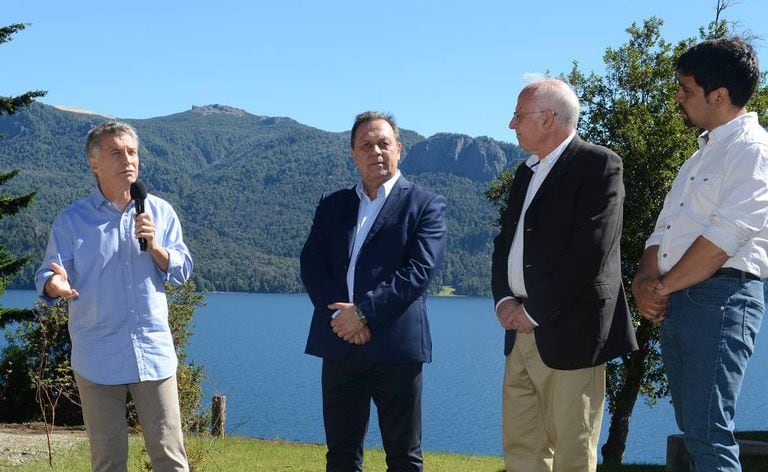O presidente argentino, Mauricio Macri, em Villa Traful.