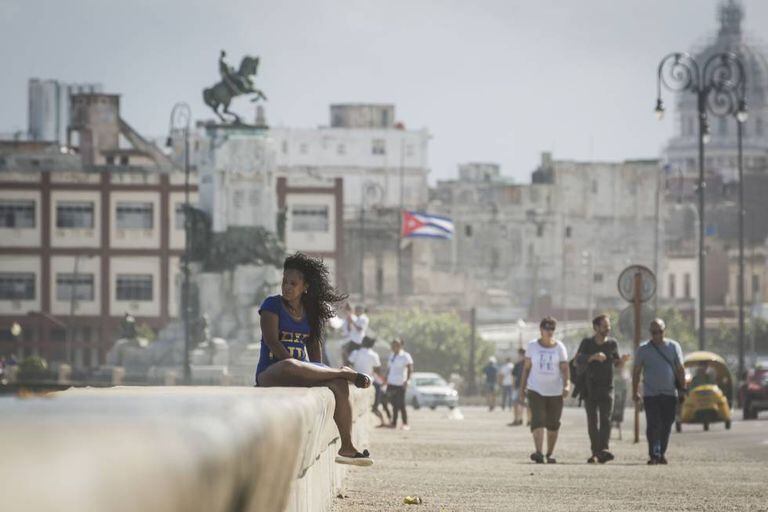 As ruas de Havana, dois dias após a morte do líder.