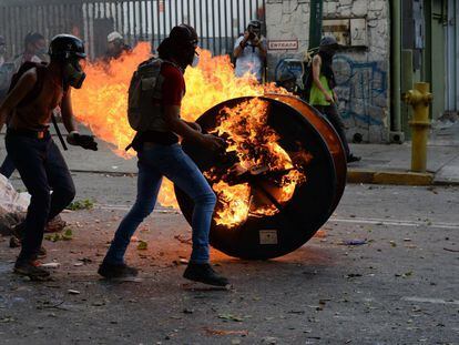 As ruas da Venezuela voltaram a ser palco de violentos confrontos entre manifestantes e forças de segurança nesta quarta-feira