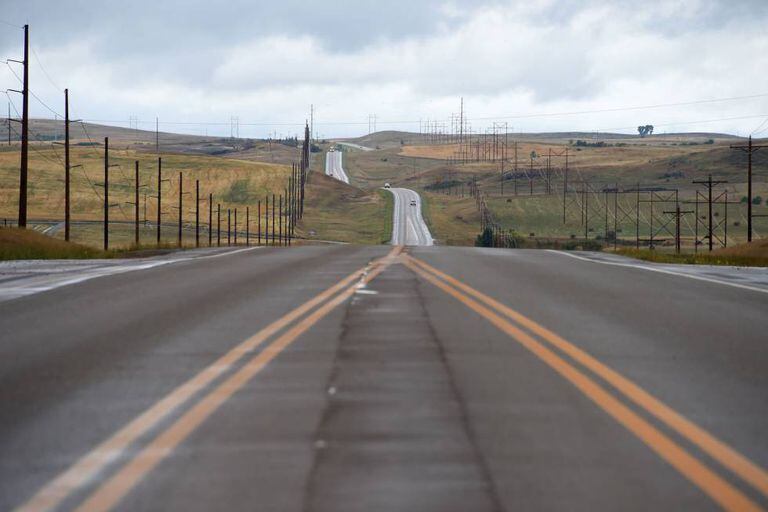 Estrada próxima a Williston, em Dakota do Norte.