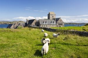 Abadia da ilha de Iona, na Escócia (Reino Unido).
