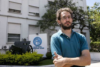Andrés Cappa, economista despedido da empresa estatal Fabricaciones Militares.