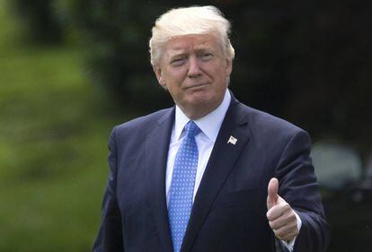 Trump saúda à imprensa na Casa Branca