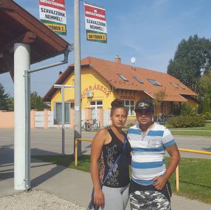 Levente e sua esposa, Marieta, em Röszke.